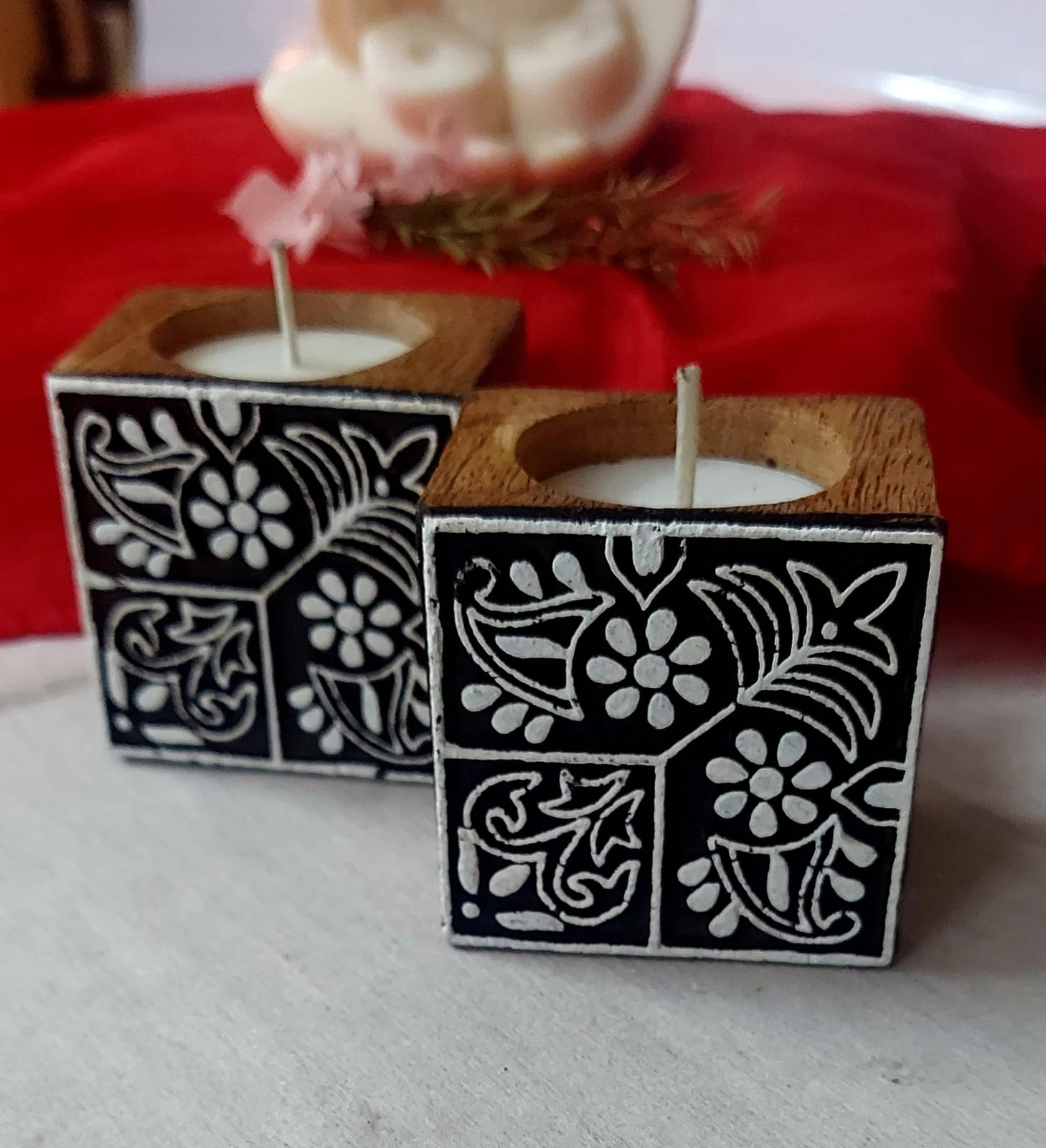 METAL CANDLE HOLDERS